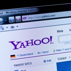 Yahoo ve AOL 5 milyar dolara satılıyor