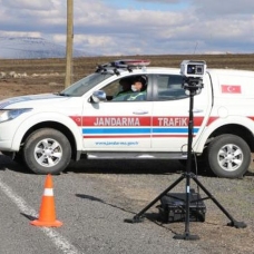 Kars'ta yerli mobil hız tespit sistemi kullanılmaya başlandı
