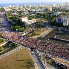Koronavirüs Küba'da 1 Mayıs kutlamalarını iptal ettirdi