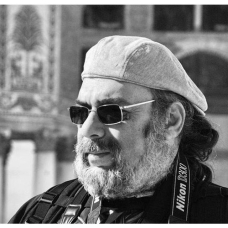 Fotoğraf sanatçısı Tufan Dinarlı evinde ölü bulundu