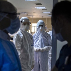 Sivas'ta koronavirüs yakalanan 81 yaşındaki kadın koronavirüsü yendi