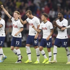 Tottenham ücretsiz izin kararından geri adım attı