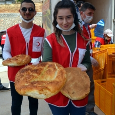 Kızılay, Amasya'da 10 bin ramazan pidesi dağıttı
