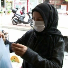 İstanbul'da maske satışı başladı: Hala 1 TL'ye satmayanlar var
