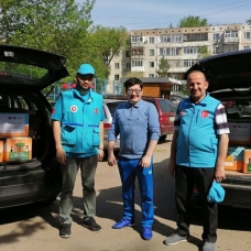 Kazakistan'da TİKA ve Türk büyükelçiliğinden ihtiyaç sahiplerine gıda yardımı