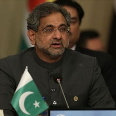 Eski Pakistan Başbakanı Abbasi de Kovid-19'a yakalandı