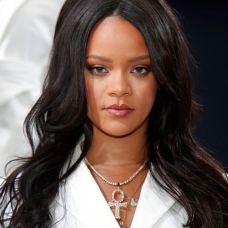 Ünlü isim Rihanna, kirası 415 bin dolarlık ev kiraladı