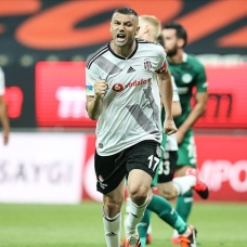 Burak Yılmaz Beşiktaş'taki en golcü dönemini yaşıyor