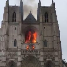 Fransa'da katedral yangını