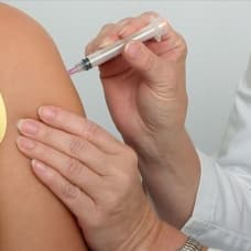 İngiltere'de klinik çalışmaları süren Kovid-19 aşısının güvenli olduğu açıklandı