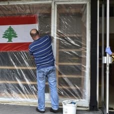 Lübnan'da ekonomik krizi daha da derinleştirdi