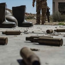 Darbeci Hafter'in milisleri Sirte kentinde 1 kabile mensubunu askeri araçla ezerek öldürdü