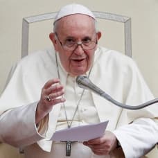 Papa çocuk istismarıyla suçlanan ABD'li piskoposun istifasını kabul etti