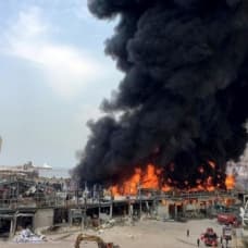 Patlamadan 1 ay sonra Beyrut Limanı'nda büyük yangın!