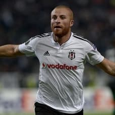 Gökhan Töre yuvaya döndü! Beşiktaş 1 yıllık anlaşma sağladı