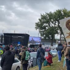 Almanya'da binlerce kişi Kovid-19 kısıtlamalarını protesto etti