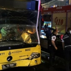 İstanbul'da Merter'de metrobüs kazası