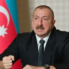 Azerbaycan Cumhurbaşkanı Aliyev: Rusya Erivan'ı ücretsiz silahlandırıyor
