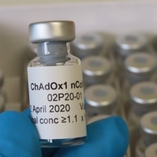 28 yaşındaki doktor İngiltere'deki koronavirüs aşı denemelerine gönüllü olarak katılmıştı... Hayatını kaybetti