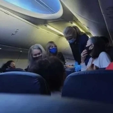 United Airlines uçağında koronavirüslü hasta öldü