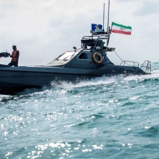 İran'da çıkartma teknesi battı