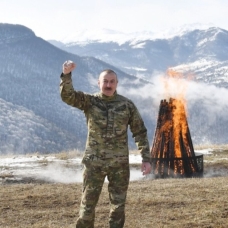 Aliyev, Nevruz ateşini Şuşa'da yaktı