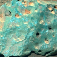 Mars'ta tanımlanamayan bir kaya bulundu