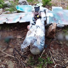 Teröristlerin saldırı amaçlı kullandığı maket uçak düşürüldü