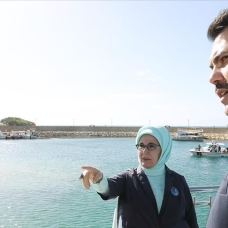 Başkan Erdoğan'ın eşi Emine Erdoğan ve Bakan Kurum Van'daki arıtma tesisini gezdi