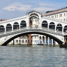 Venedik'i korumak için önemli adım: Gemilerin geçişi yasaklandı