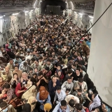 ABD uçağıyla kaçan Afganlar nereye götürüldü? 