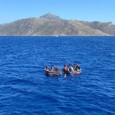 Yunanistan'ın Türk kara sularına ittiği 49 sığınmacı kurtarıldı