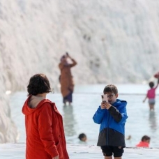 Pamukkale, sonbaharda da turistleri ağırlıyor
