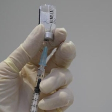Üç doz BioNTech aşısı Omicron'dan koruyor