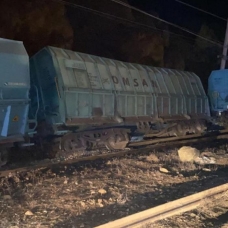 Sivas'ta demir cevheri yüklü 7 vagon devrildi: Tren seferleri durdu