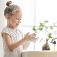 İlkbaharda çocuklara rinovirüs uyarısı: Eller sık sık sabunla yıkanmalı