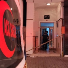 İstanbul'da asansör kabinine sıkışan işçi hayatını kaybetti