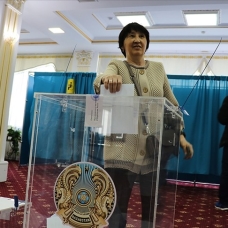 Kazakistan'da anayasada değişiklik öngören referandumda 'evet' oyu çıktı