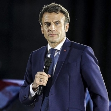 Fransa Cumhurbaşkanı Macron'a mutlak çoğunluk lazım