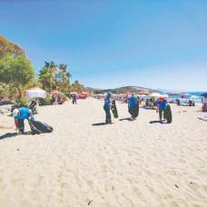Plajdan 3500 ton atık toplandı