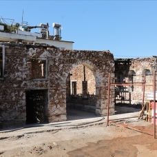 Antalya'da yangında zarar gören tarihi bina Devlet Konuk Evi olacak