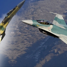 F-16 ve Su-35 karşı karşıya!