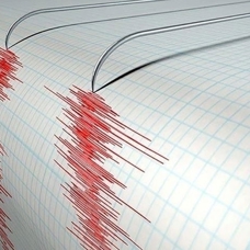 Endonezya'nın Kuzey Sulawesi eyaleti 5,7 büyüklüğünde depremle sarsıldı