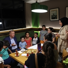 Başkan Erdoğan Beylerbeyi'nde vatandaşlarla sohbet etti