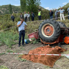 Balıkesir'de traktör devrildi, amca-yeğen öldü, 2 kişi yaralandı