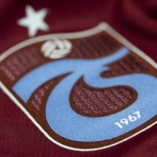 Trabzonspor'da 3 futbolcunun sözleşmesi uzatılarak mali şartları değiştirildi