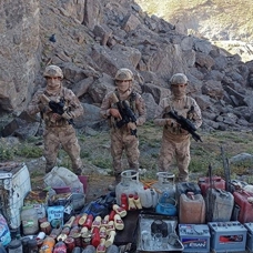 Van'da teröristlerin kullandığı sığınak ve mağaralar imha edildi