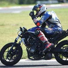 Toprak Razgatlıoğlu Superbike Portekiz ayağının ilk yarışında zafere ulaştı