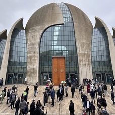 Almanya'da DİTİB Köln Camisi'nde ilk kez hoparlörden 'cuma ezanı' okundu