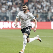 Beşiktaşlı futbolcu Rachid Ghezzal'dan sağlık durumuyla ilgili açıklama